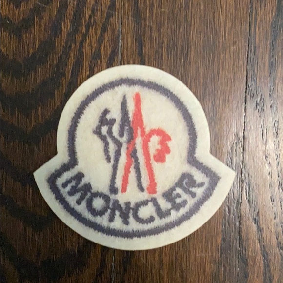 Exquisite Moncler Bag - Picture 9 of 9